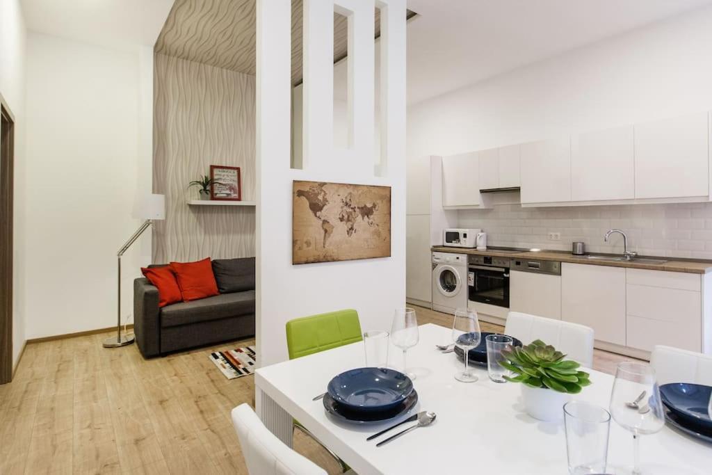 Designer Dream Home In The Ruin Bar District W A/C ブダペスト エクステリア 写真